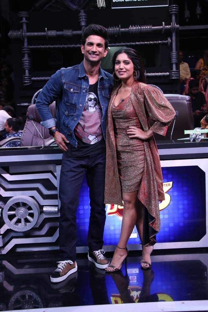 Sushant Singh Rajput and Bhumi Pednekar on Super Dancer Chapter 3 - 1