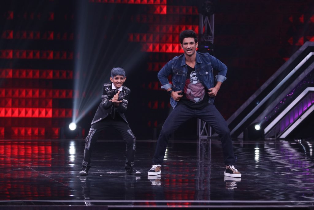 Sushant Singh Rajput and Bhumi Pednekar on Super Dancer Chapter 3 - 5