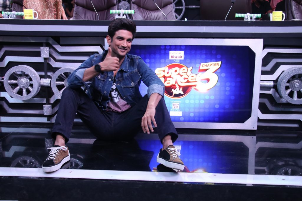 Sushant Singh Rajput and Bhumi Pednekar on Super Dancer Chapter 3 - 6