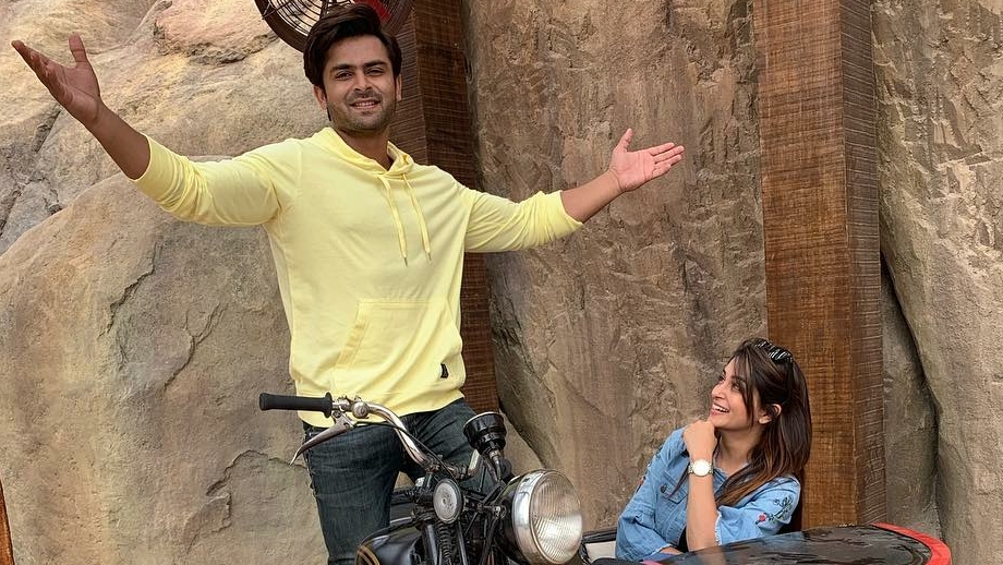 Dipika Kakar and Shoaib Ibrahim enjoy romantic vacation in Dubai 4