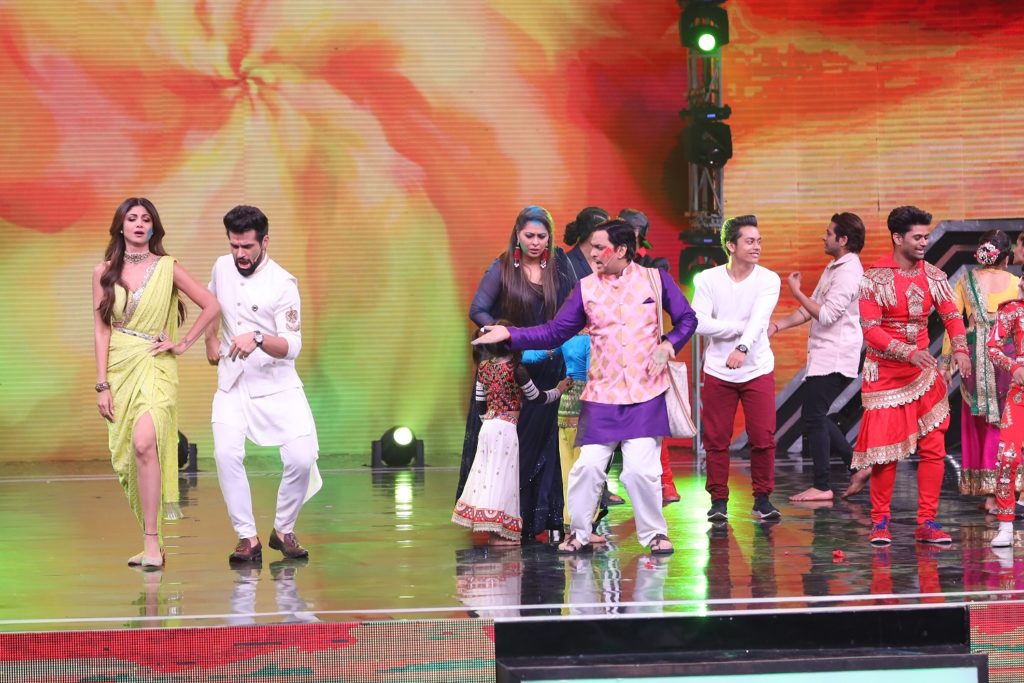 Govinda and Shakti Kapoor grace Super Dancer Chapter 3 for Holi Special episode - 3