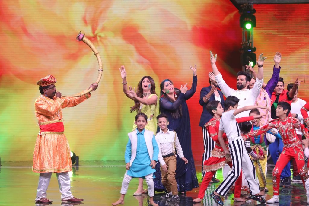 Govinda and Shakti Kapoor grace Super Dancer Chapter 3 for Holi Special episode - 4