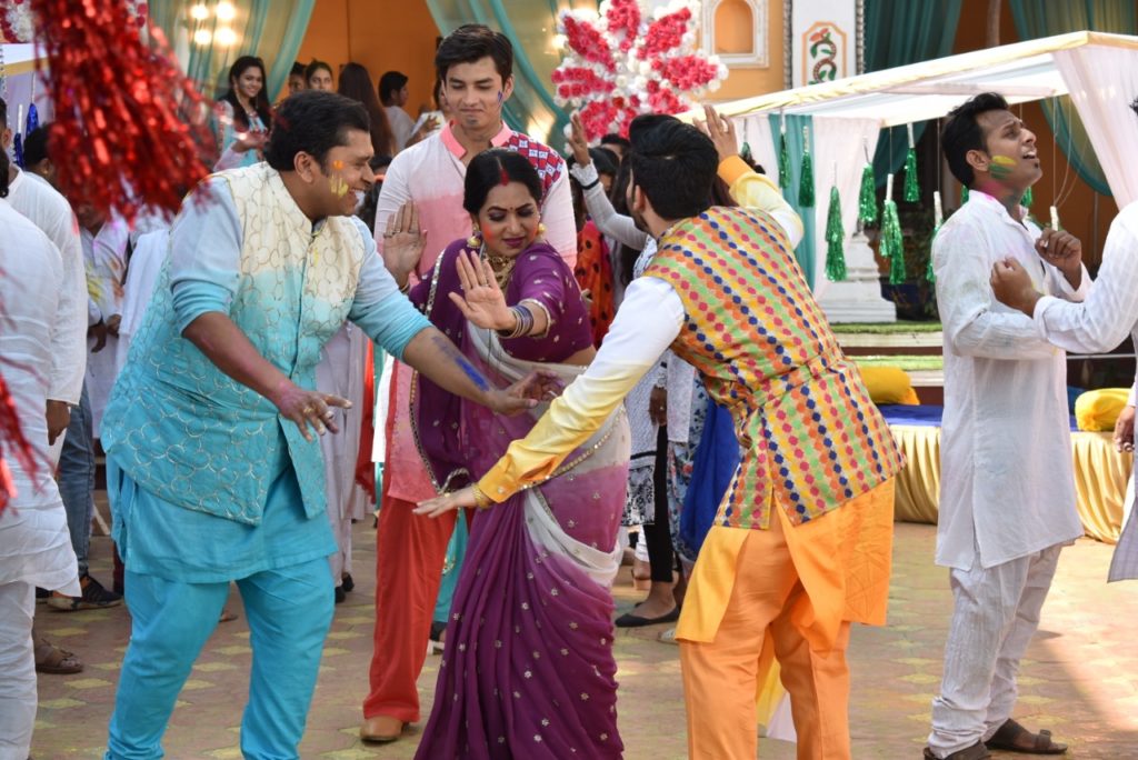 Holi Celebration on Yeh Rishta Kya Kehlata Hai and Yeh Rishtey Hai Pyaar Ke - 1