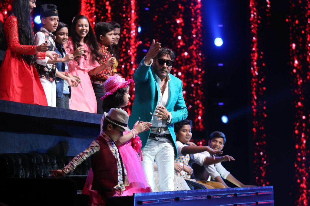 Jackie Shroff and Mouni Roy on Sa Re Ga Ma Pa L’il Champs - 10