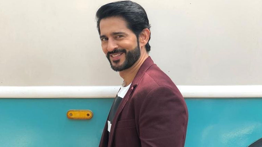 Not comfortable with doing bold scenes in webseries: Hiten Tejwani