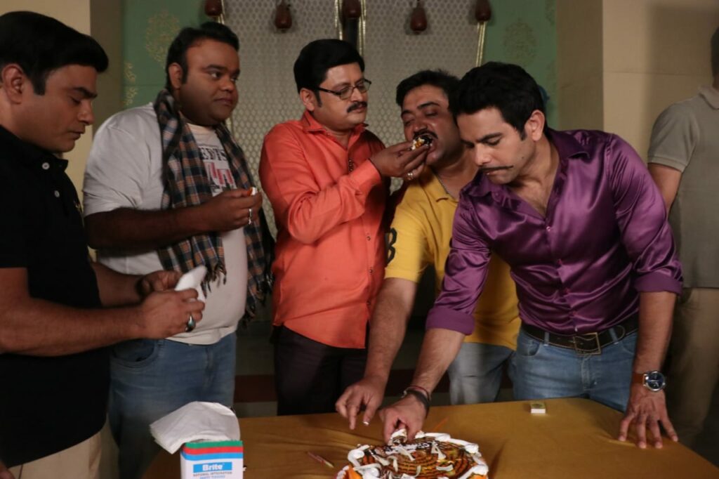 Rohitashv Gour’s birthday celebration on Bhabhiji Ghar Par Hai set - 12