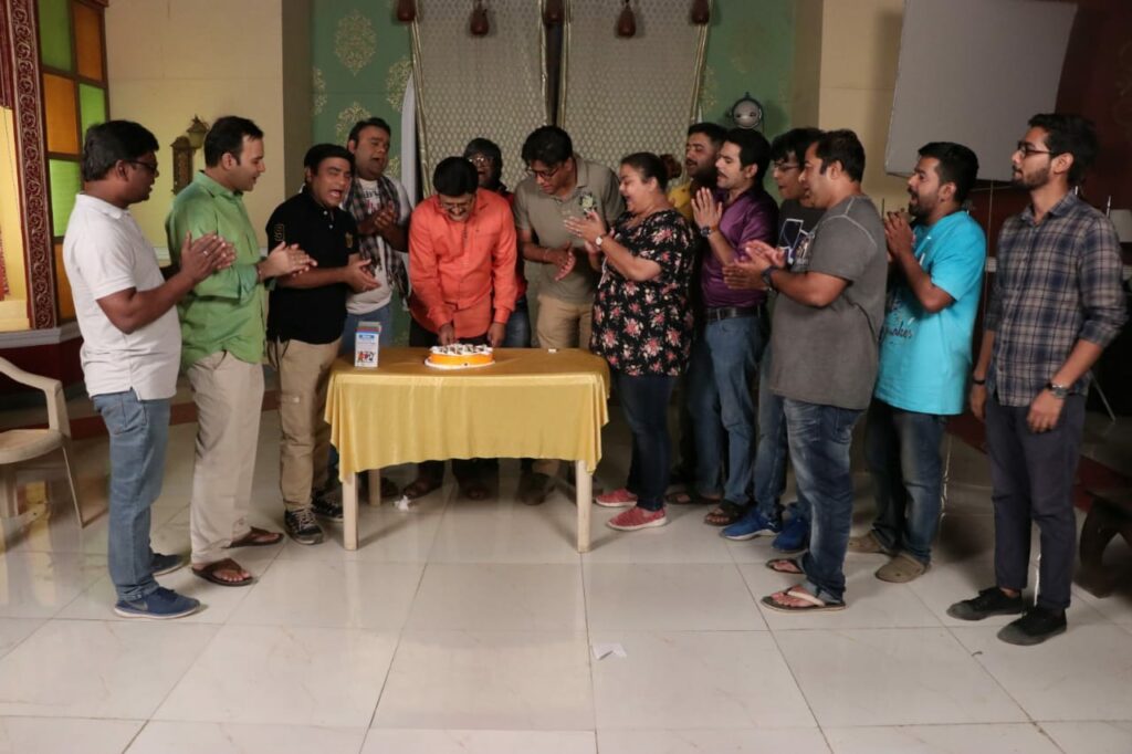 Rohitashv Gour’s birthday celebration on Bhabhiji Ghar Par Hai set - 2