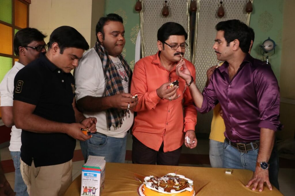 Rohitashv Gour’s birthday celebration on Bhabhiji Ghar Par Hai set - 7