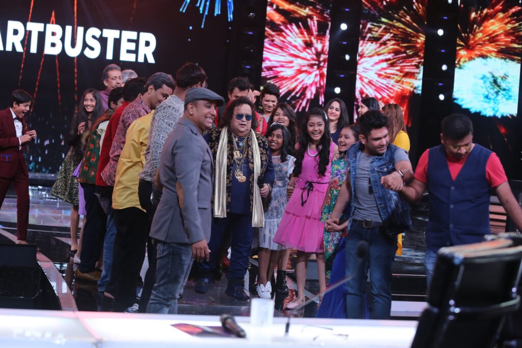 Bappi Lahiri, Amit Kumar and Dhvani Bhanushali on Sa Re Ga Ma Pa Li’l Champs - 3