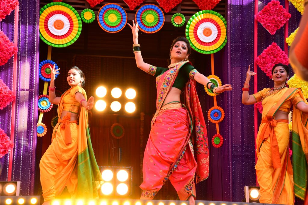 Drashti Dhami’s sizzling dance performance in Gathbandhan - 2