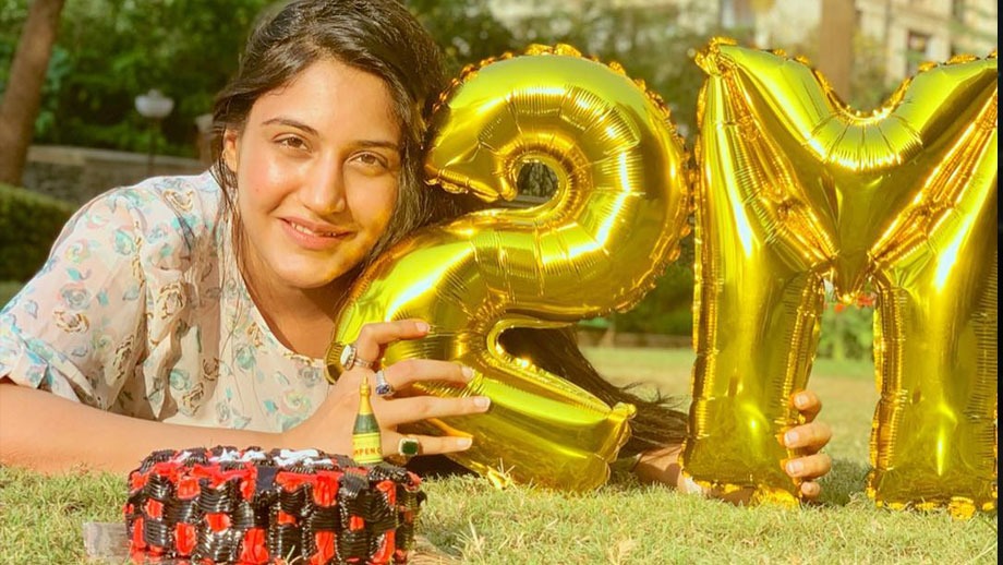 Ishqbaaaz: Surbhi Chandna hits 2 million Instagram followers