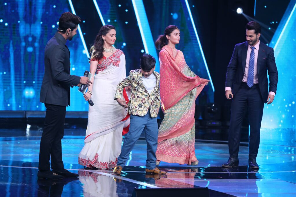 Kalank cast on Sa Re Ga Ma Pa Li’l Champs - 2