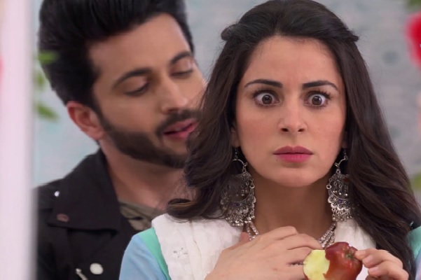 Karan and Dr Preeta’s chemistry on Kundali Bhagya is sure to make you go pink! 3