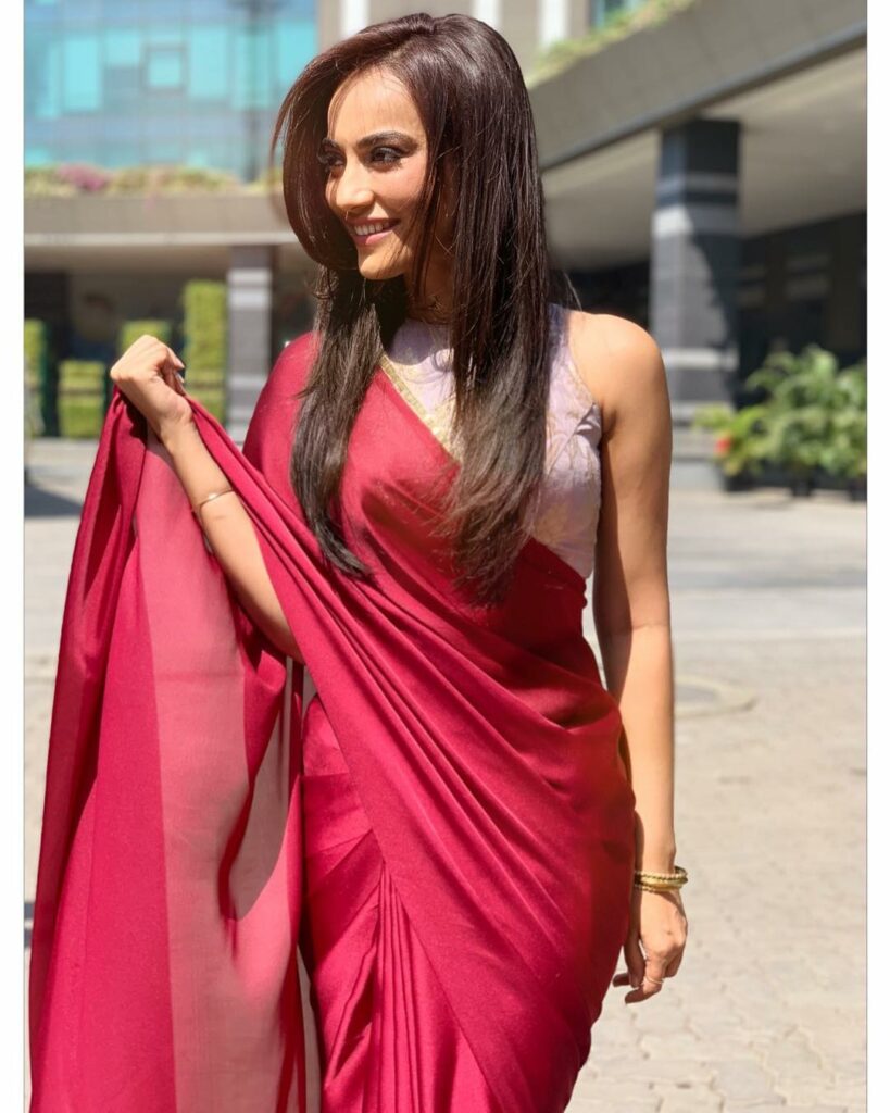 Naagin 3' Bela aka Surbhi Jyoti's sarees will give a new look to your wardrobe 8