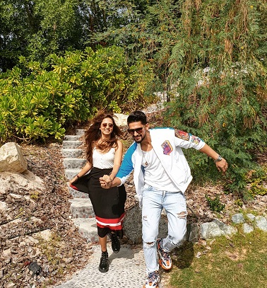 When The Stylish Jodi Ravi Dubey And Sargun Mehta Set Major Fashion Goals Together 3