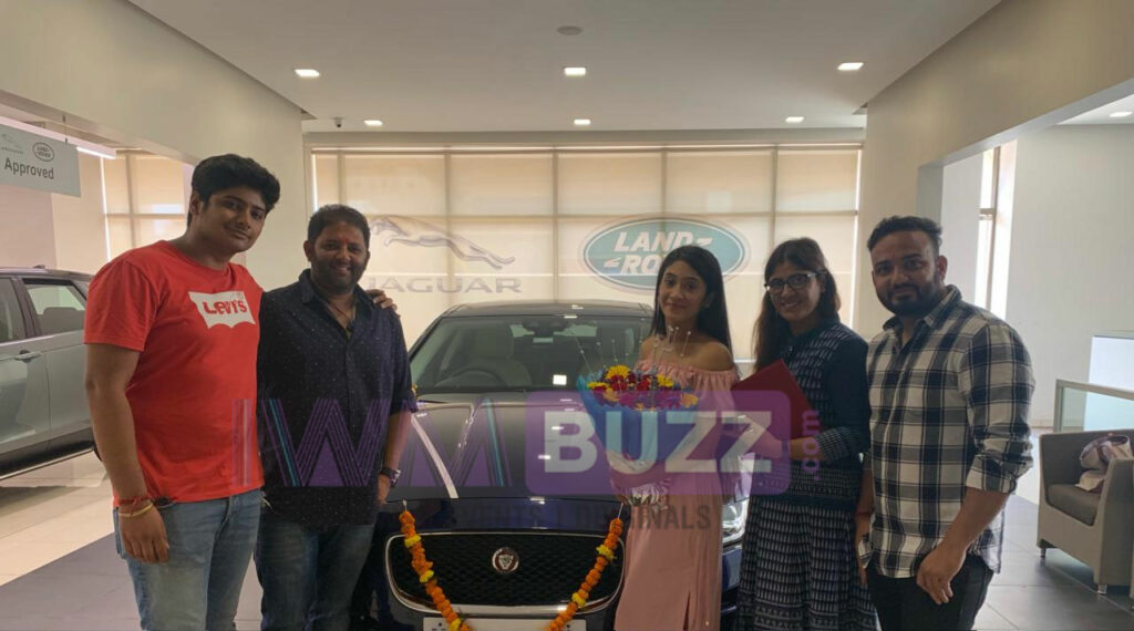 Yeh Rishta Kya Kehlata Hai's Naira aka Shivangi Joshi buys a Jaguar car 2