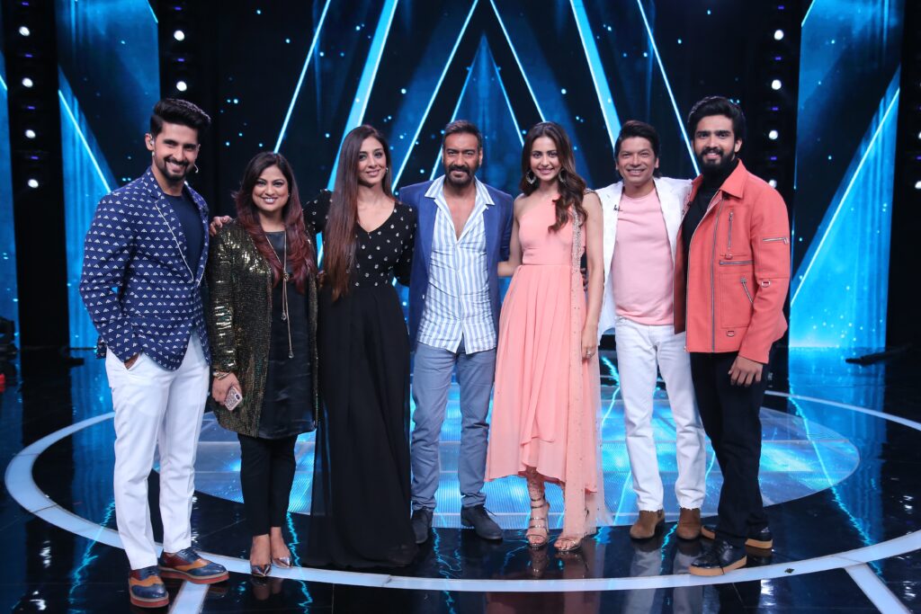 De De Pyaar De cast on Sa Re Ga Ma Pa Li’l Champs - 4