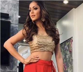 Drashti Dhami and her classy lehenga looks - 1