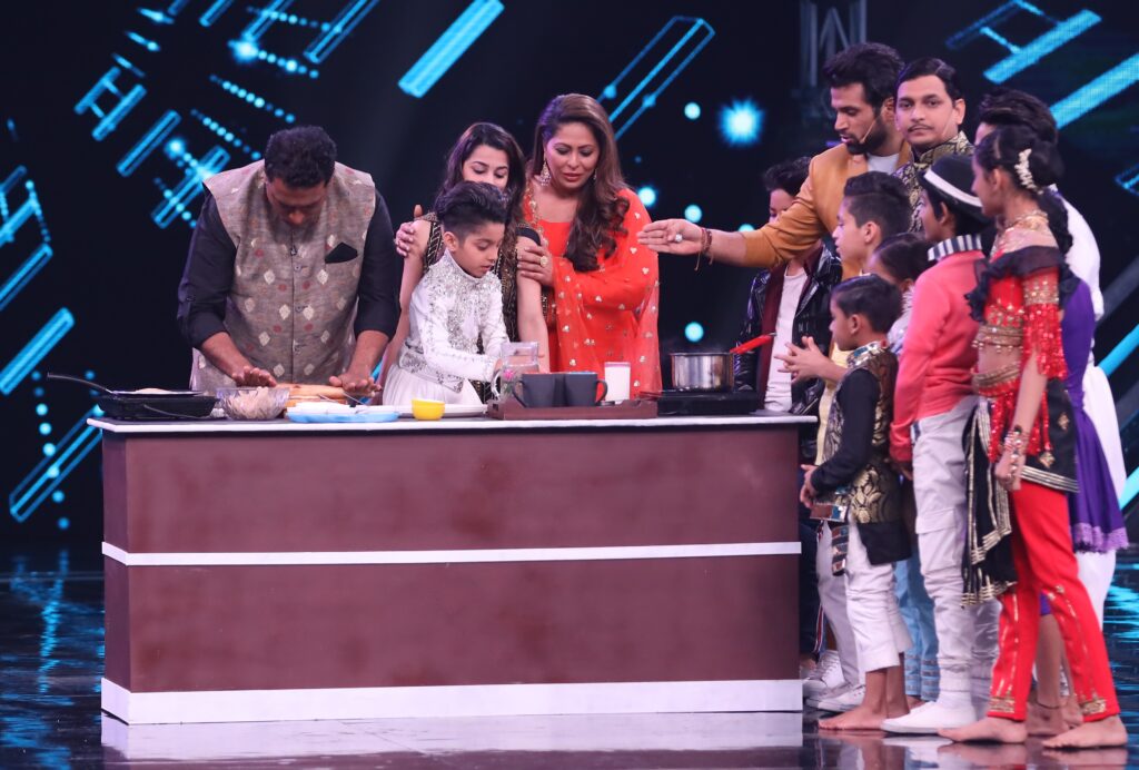 Super Dancer Chapter 3: Mother’s Day special episode with Kumar Sanu - 3