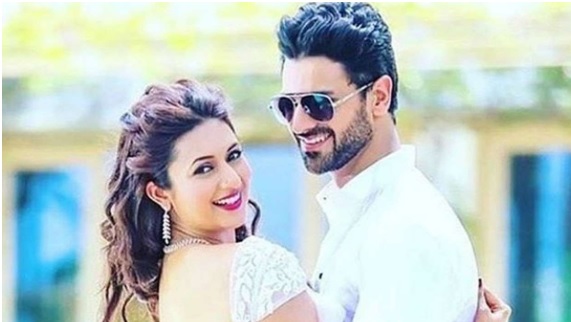 These pictures of Divyanka Tripathi and Vivek Dahiya show they are made for each other