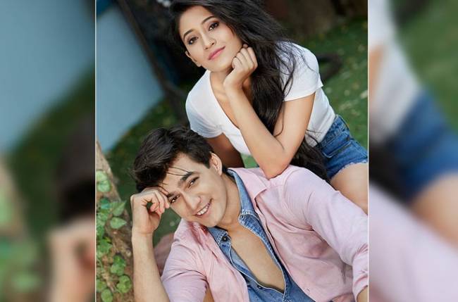 Are Mohsin Khan and Shivangi Joshi taking their onscreen chemistry to real life? - 1