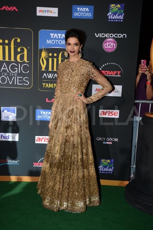 All the Stunning Red Carpet Looks of Deepika Padukone 2