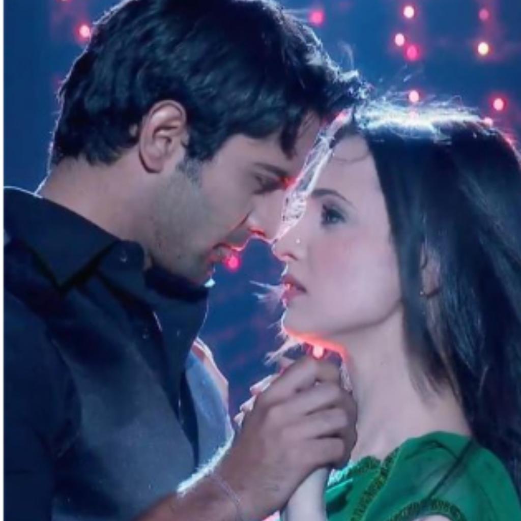 Arnav and Khushi cute romantic moments from ‘Iss Pyaar Ko Kya Naam Doon' 4