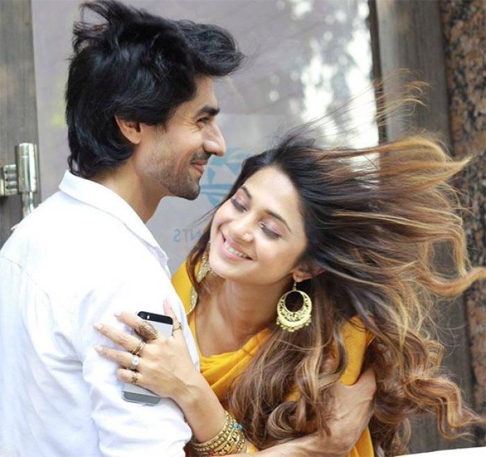 Bepannah: Aditya and Zoya’s romantic moments - 5