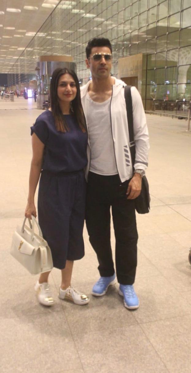 Divyanka Tripathi and Vivek Dahiya spotted at the airport 2