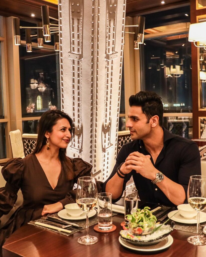 Divyanka Tripathi And Vivek Dahiya’s CUTE FLIRT Moment That Caught On Camera - 5