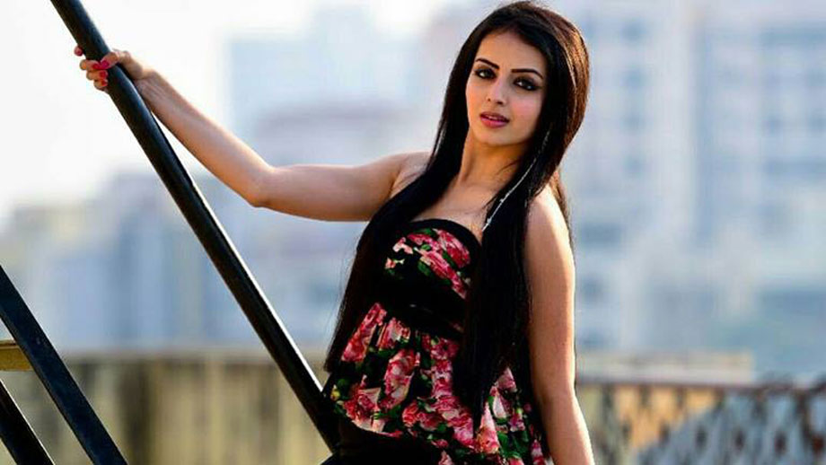 The best stylish moments of Shrenu Parikh - 3