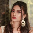 Erica Fernandes hits 2 million followers on Instagram