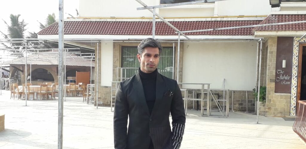 First look revealed: Karan Singh Grover as Mr Bajaj in Kasautii Zindagi Kay - 4