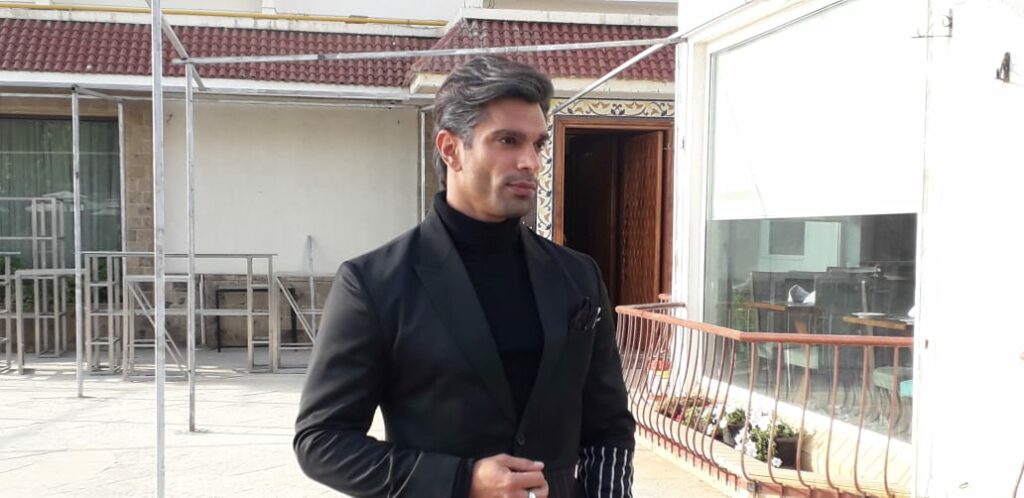 First look revealed: Karan Singh Grover as Mr Bajaj in Kasautii Zindagi Kay - 5