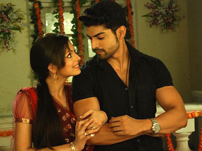 Geet is back on TV: Check out some romantic moments of Geet and Maan - 1