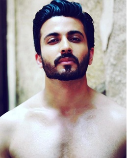 Hottest moments of Dheeraj Dhoopar because why not