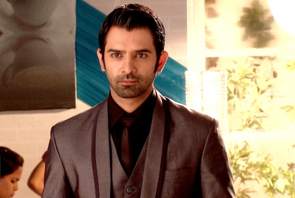 Iss Pyar Ko Kya Naam Doon actor Barun Sobti’s dashing looks in suits - 0