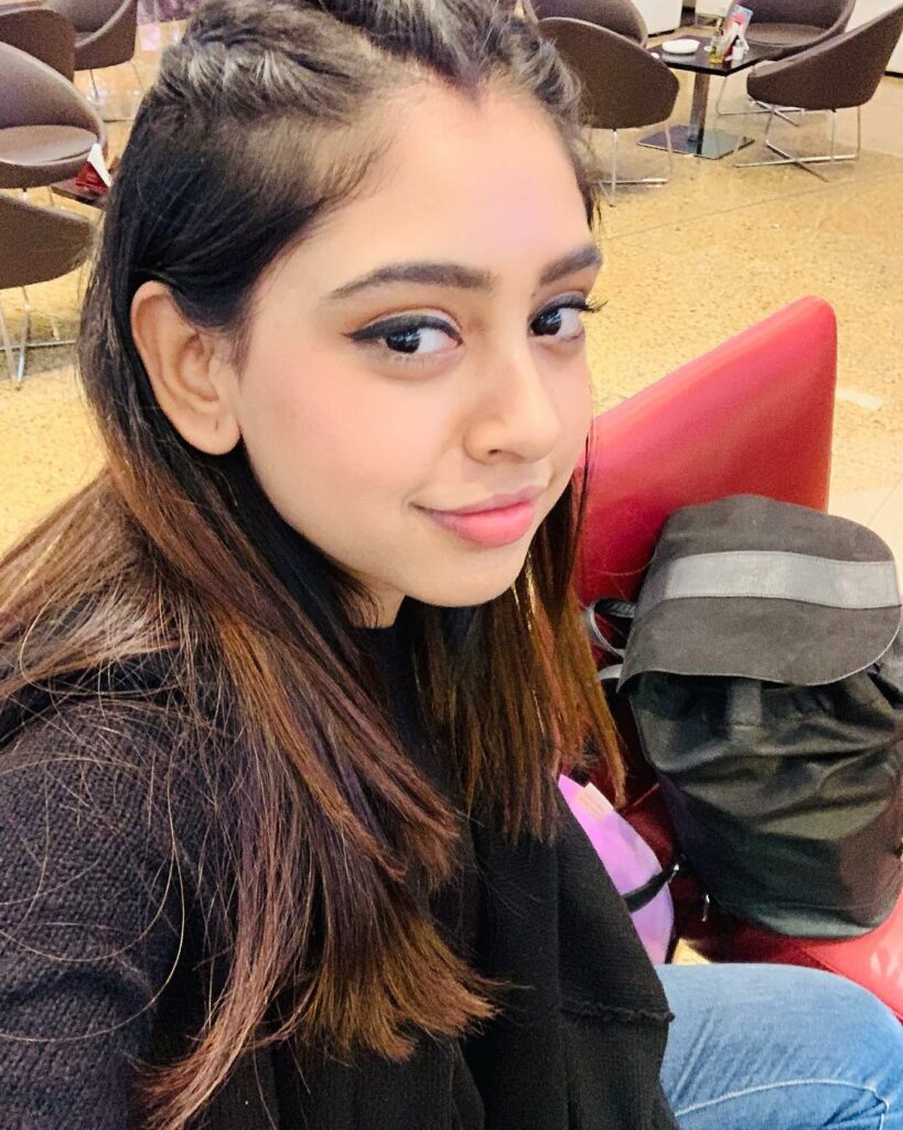 Kaisi Yeh Yaariaan star Niti Taylor and her cute selfies - 6