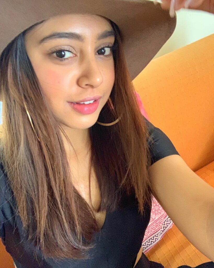 Kaisi Yeh Yaariaan star Niti Taylor and her cute selfies - 1