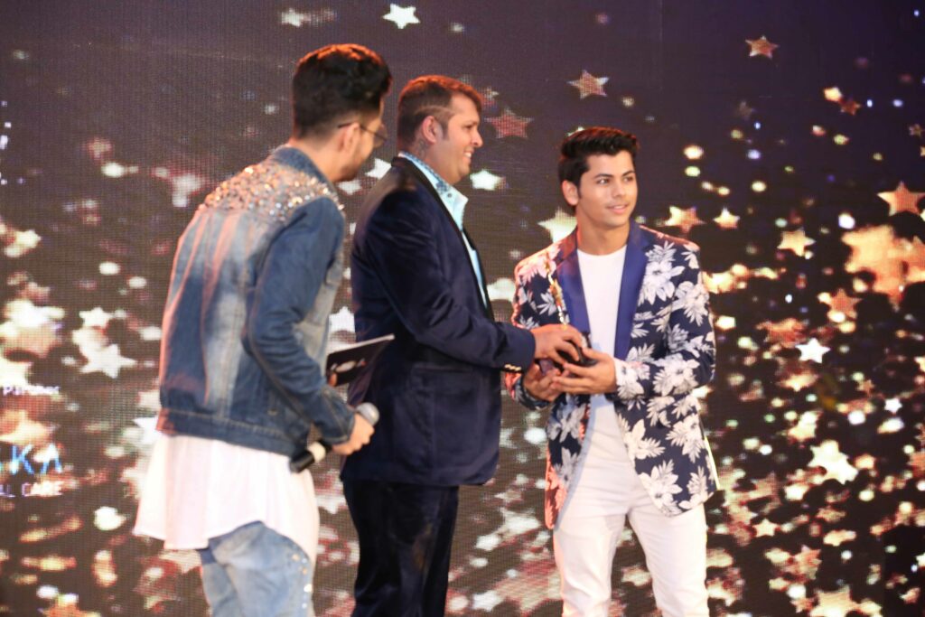 Karan Patel, Zain Imam, Shivangi Joshi, Erica Fernandes win big at IWMBuzz Syska Style Awards - 8