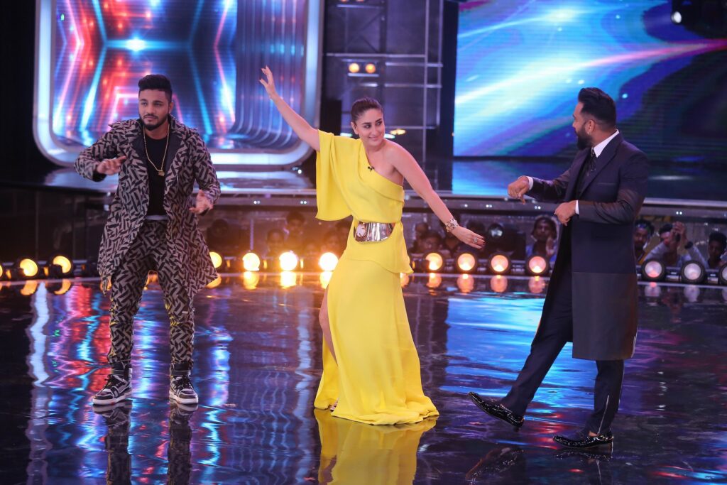 Kareena Kapoor Khan recreates her iconic Mauja Hi Mauja on Dance India Dance  - 11