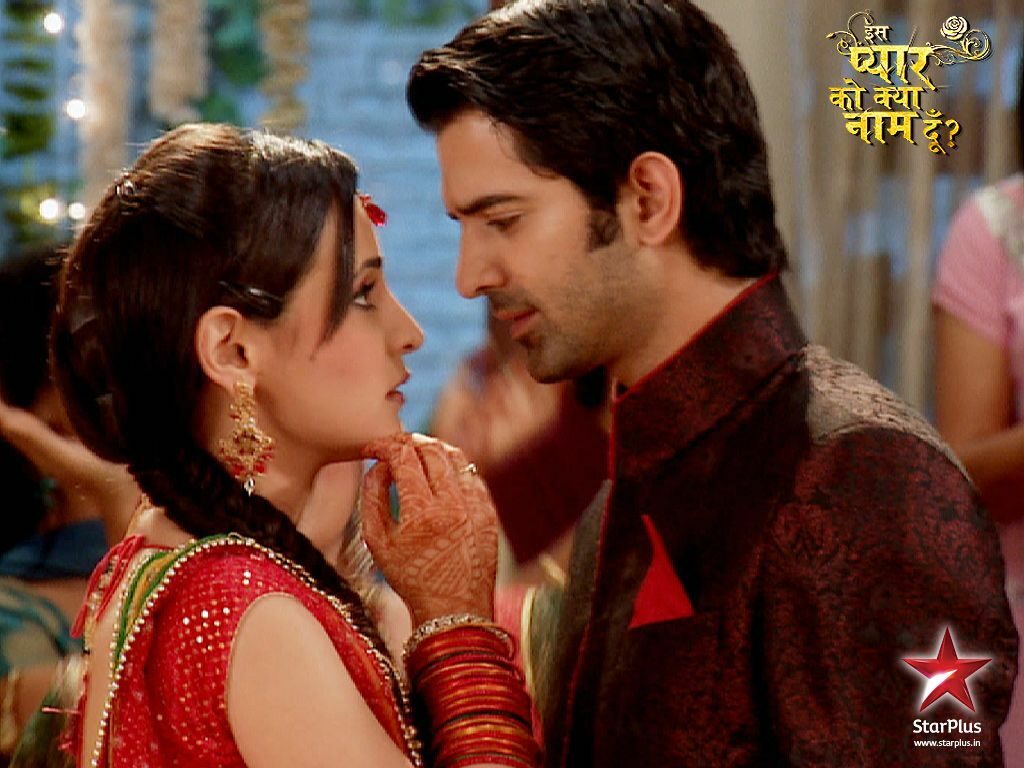 Sad emotional moments of Arnav-Khushi from Iss Pyaar Ko Kya Naam Doon - 2