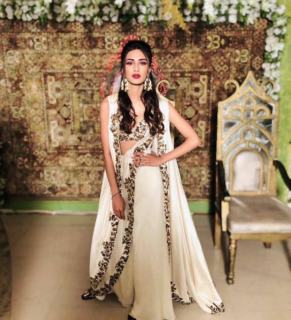 Kasautii Zindagi Kay’s actor Erica Fernandes’s love for ethnic wear - 3