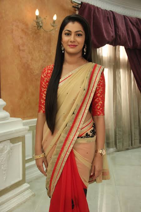 Kumkum Bhagya: Pragya and her classy sarees! - 2