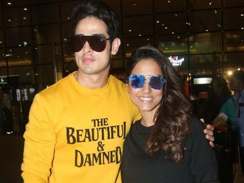 Priyank Sharma and Hina Khan is the new hot best friends Jodi in the telly world - 1