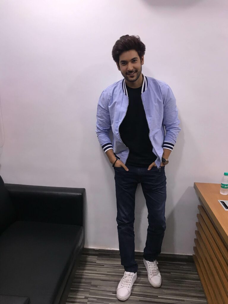 Shivin Narang poses after a fun LIVE chat with IWMBuzz - 5