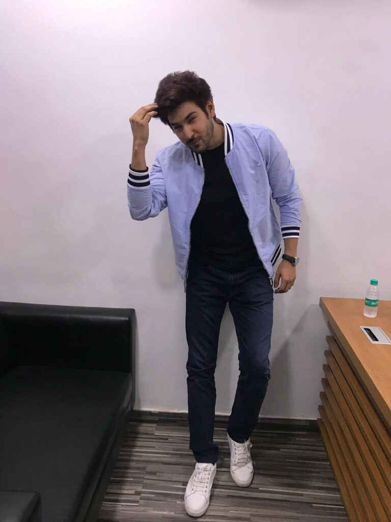 Shivin Narang poses after a fun LIVE chat with IWMBuzz - 7