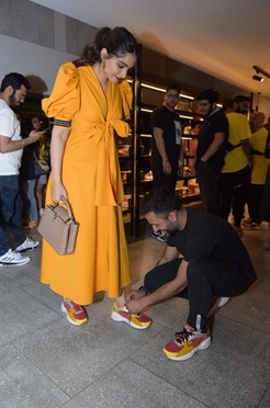 Sonam Kapoor and Anand Ahuja’s FUN Loving Moments - 0