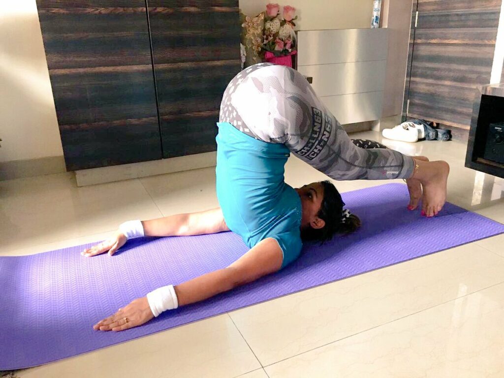 #YogaDay2019: Hina Khan’s Yoga pictures! - 4