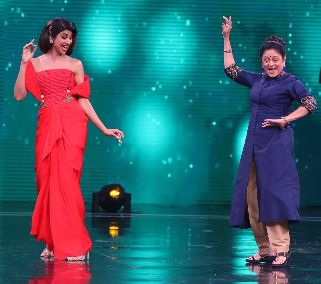 Zeenat Aman, Aruna Irani, Bindu on Super Dancer Chapter 3 - 4